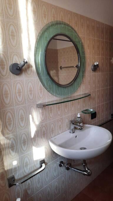 Lago Maggiore, Leggiuno, Ampio Appartamento Exterior photo