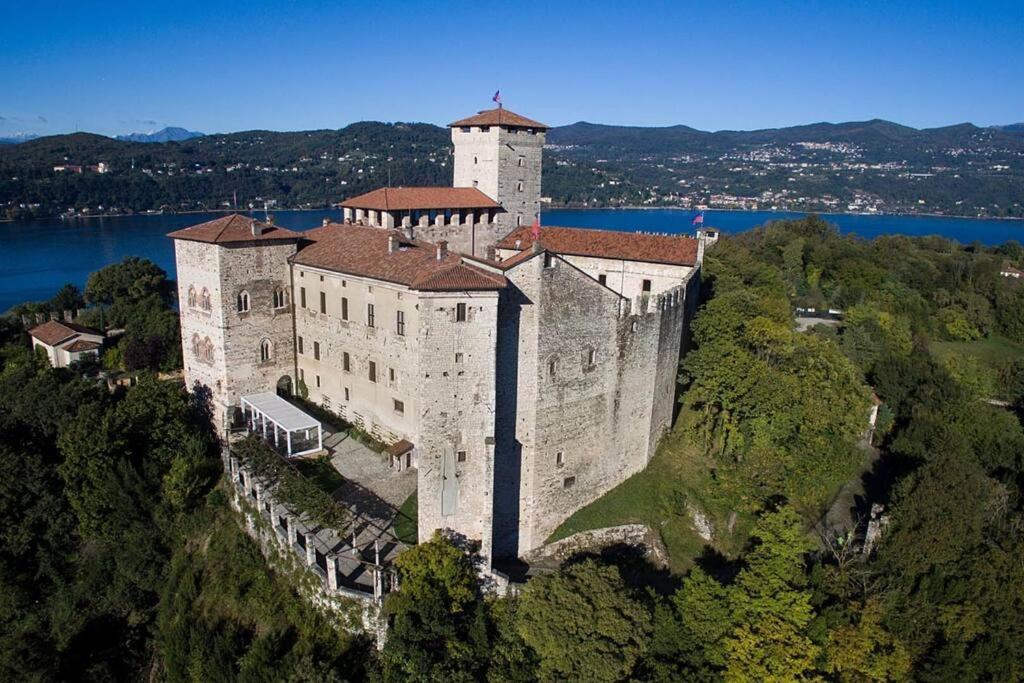 Lago Maggiore, Leggiuno, Ampio Appartamento Exterior photo