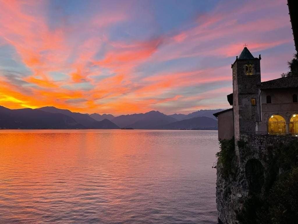 Lago Maggiore, Leggiuno, Ampio Appartamento Exterior photo