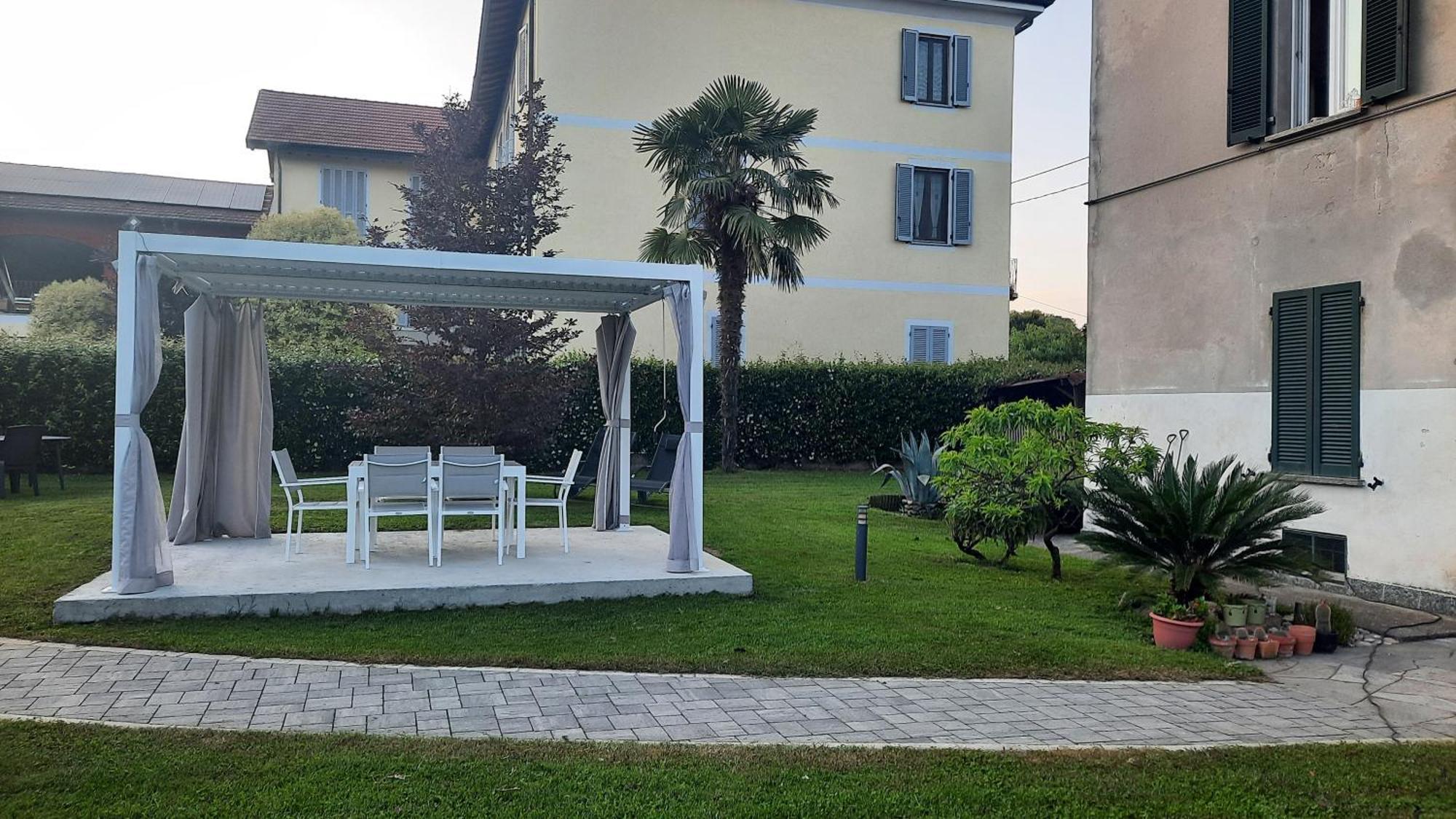 Lago Maggiore, Leggiuno, Ampio Appartamento Exterior photo